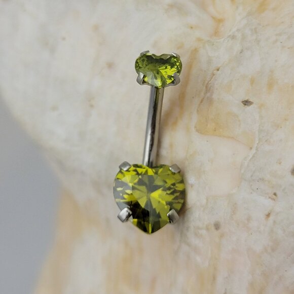 14G Surgical Steel belly ring with Green heart CZ prong set piercing jewelry - Picture 1 of 8